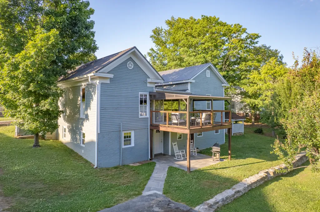 1586 Main Street Lynnville TN 38472