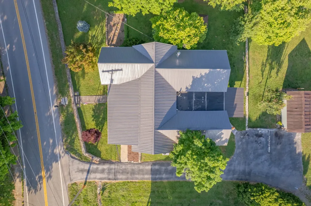 1586 Main Street Lynnville TN 38472