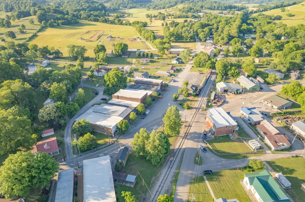 1586 Main Street Lynnville TN 38472