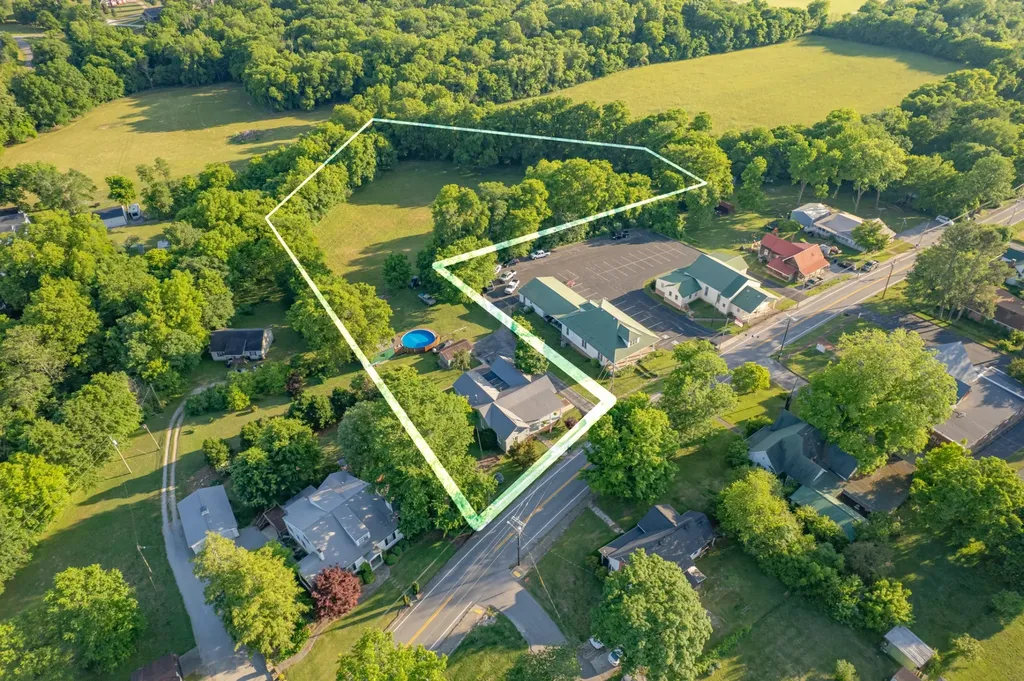 1586 Main Street Lynnville TN 38472