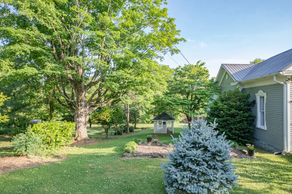 1586 Main Street Lynnville TN 38472