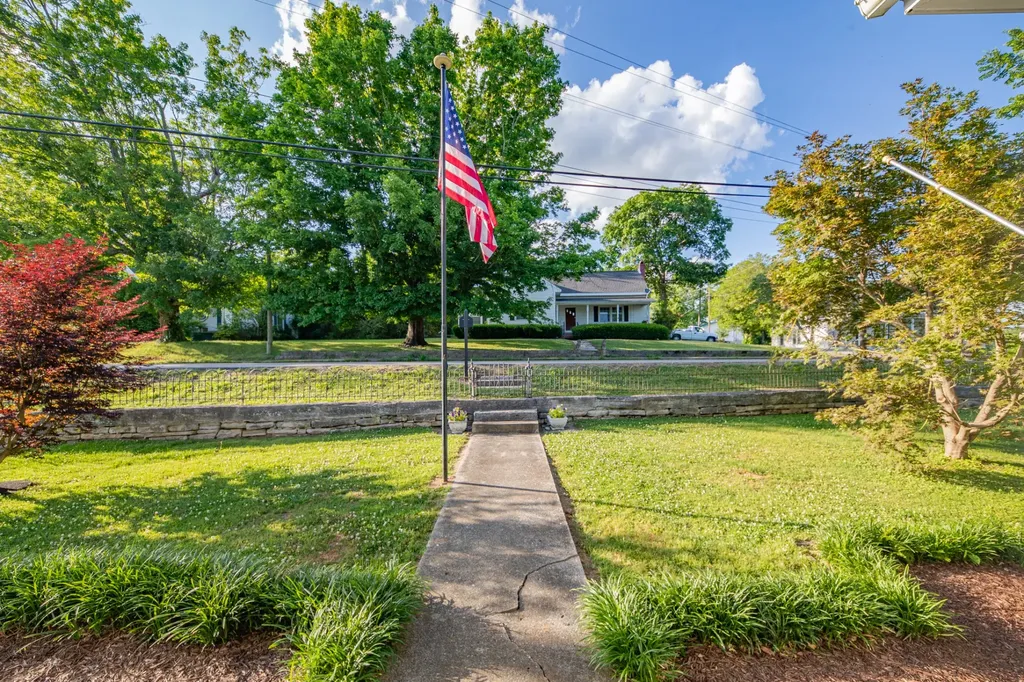 1586 Main Street Lynnville TN 38472