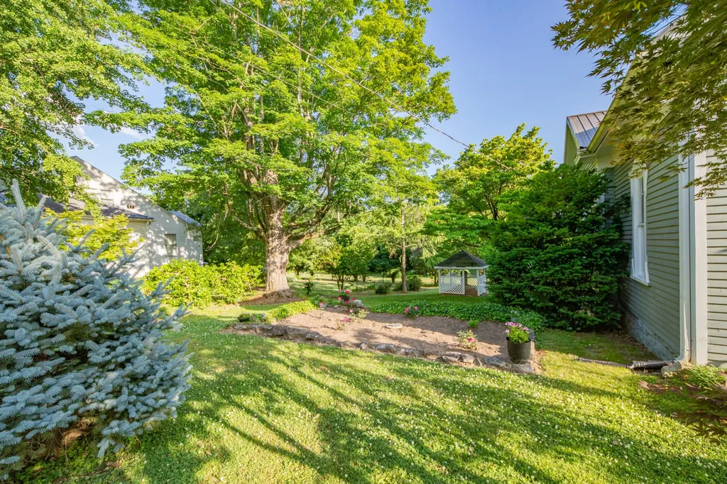 1586 Main Street Lynnville TN 38472