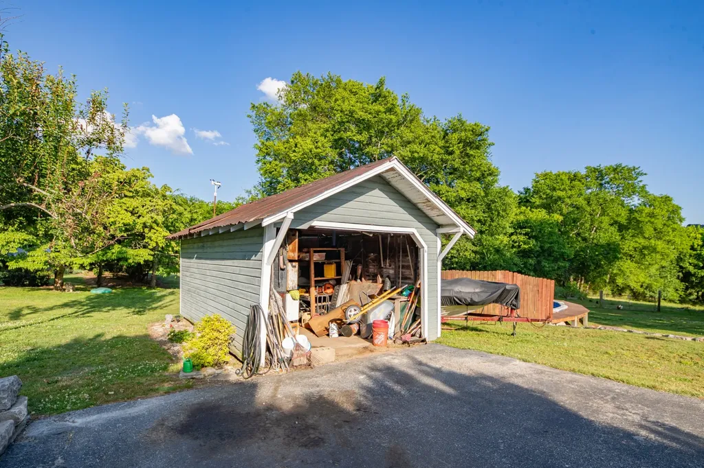1586 Main Street Lynnville TN 38472