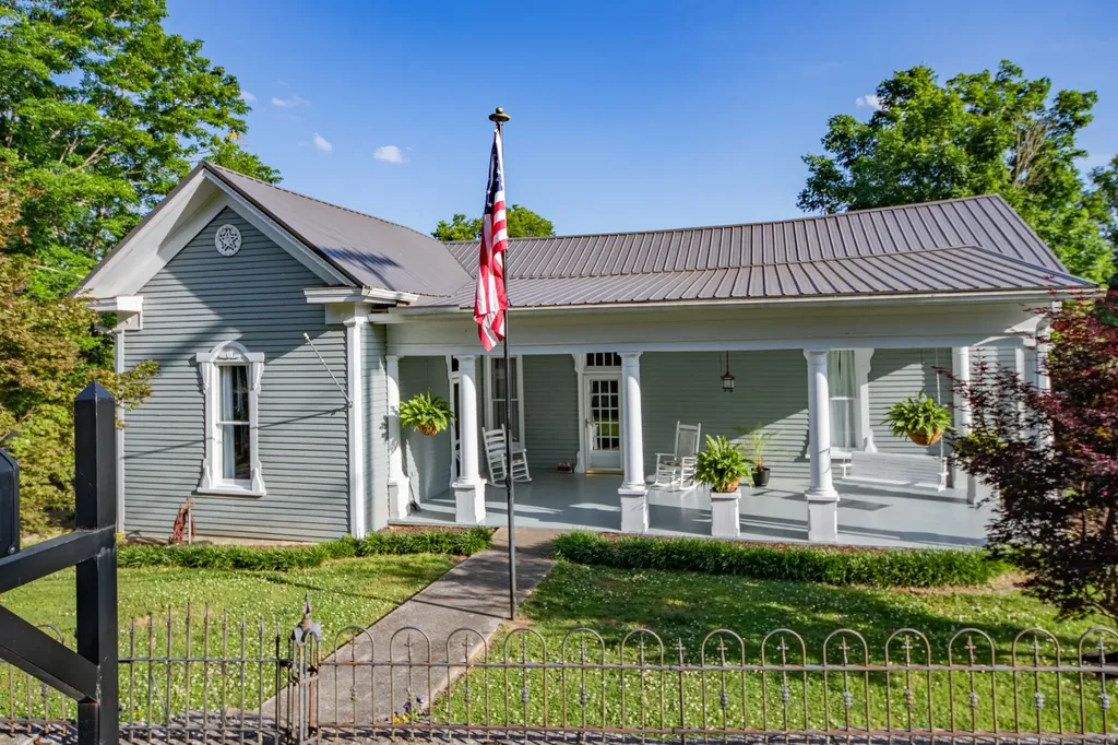 1586 Main Street Lynnville TN 38472