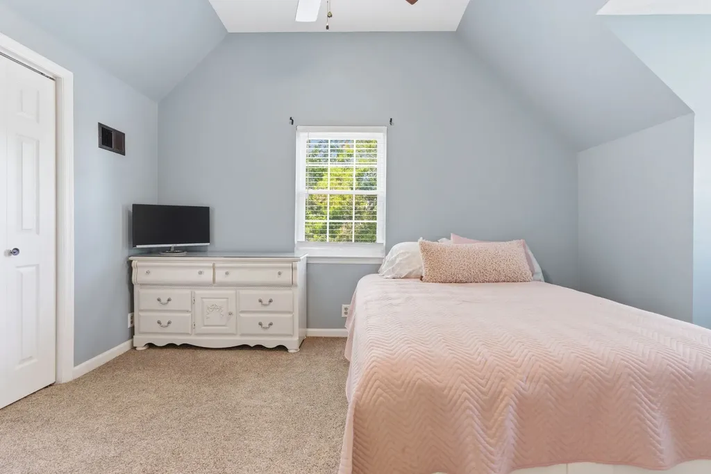 240 E Morris Drive Gallatin TN 37066
