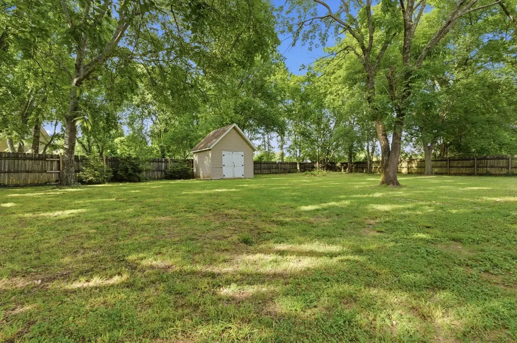 240 E Morris Drive Gallatin TN 37066