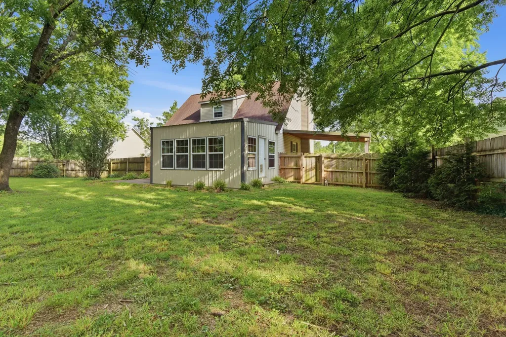 240 E Morris Drive Gallatin TN 37066