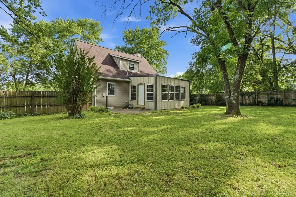 240 E Morris Drive Gallatin TN 37066