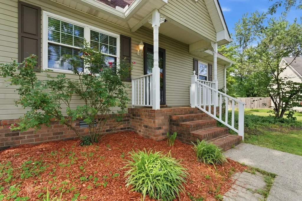 240 E Morris Drive Gallatin TN 37066