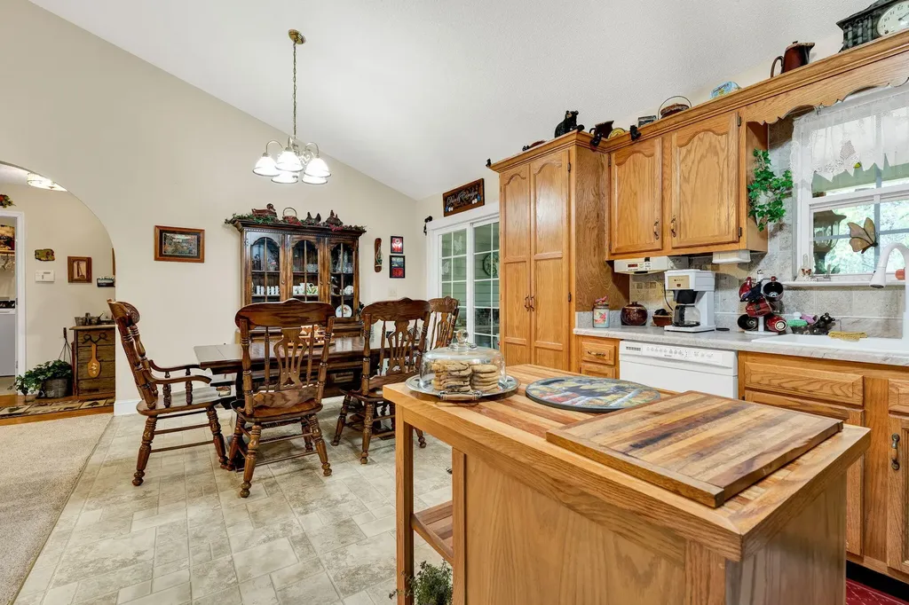 116 Burgess Drive Benton TN 37307