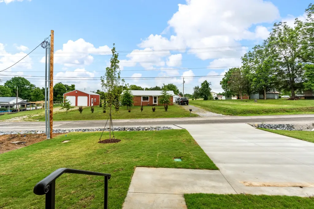 929 Wilkie Street N Mc Ewen TN 37101