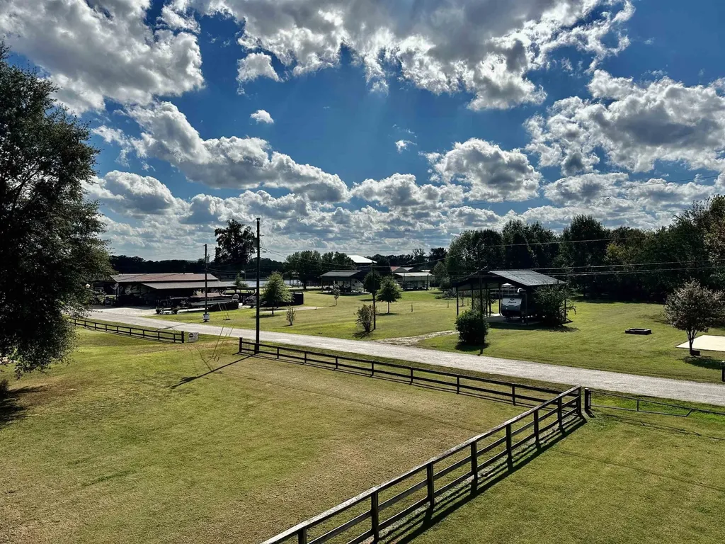 3060 Catfish Lane Crump TN 38327