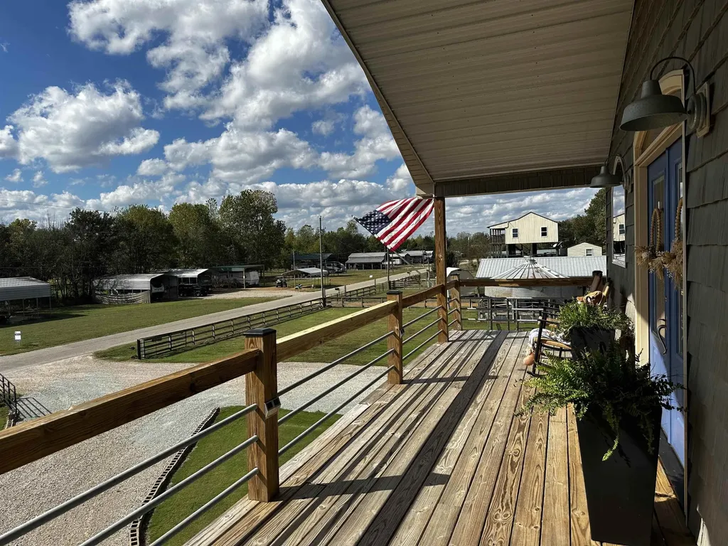 3060 Catfish Lane Crump TN 38327