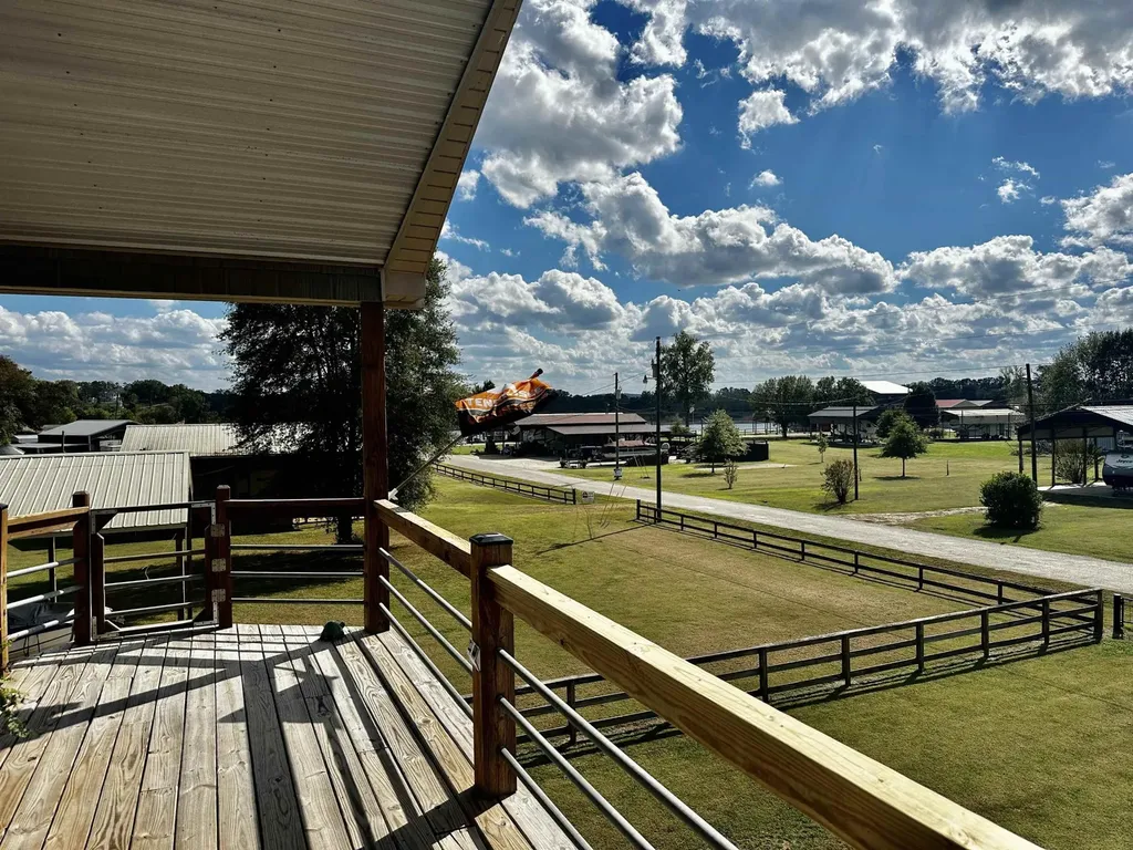 3060 Catfish Lane Crump TN 38327