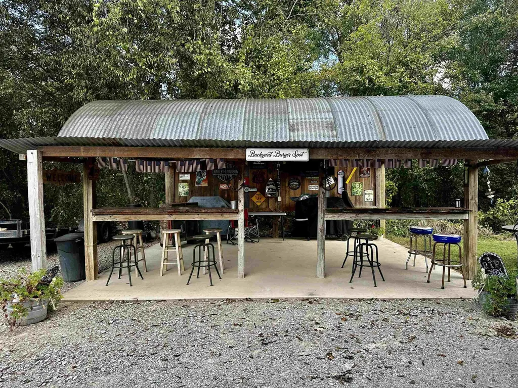 3060 Catfish Lane Crump TN 38327