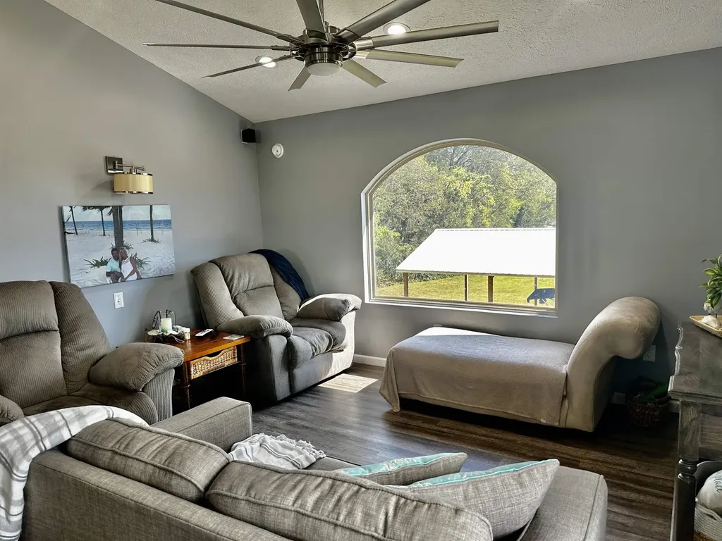 3060 Catfish Lane Crump TN 38327