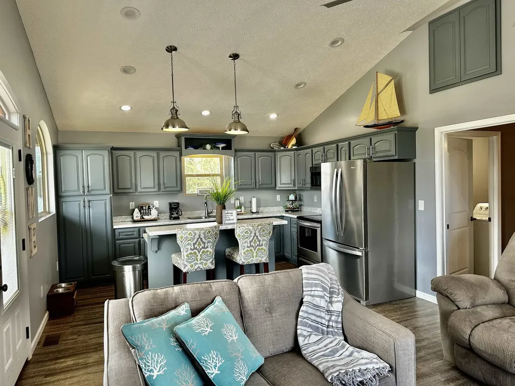 3060 Catfish Lane Crump TN 38327