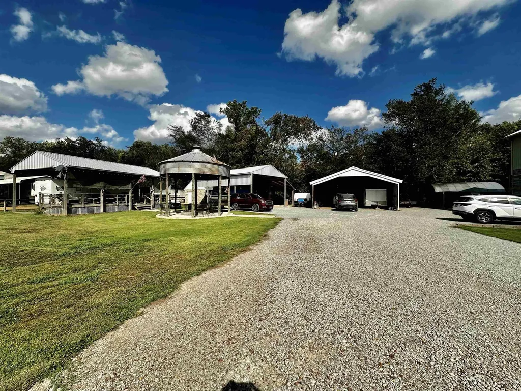 3060 Catfish Lane Crump TN 38327