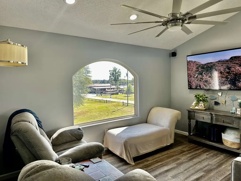 3060 Catfish Lane Crump TN 38327