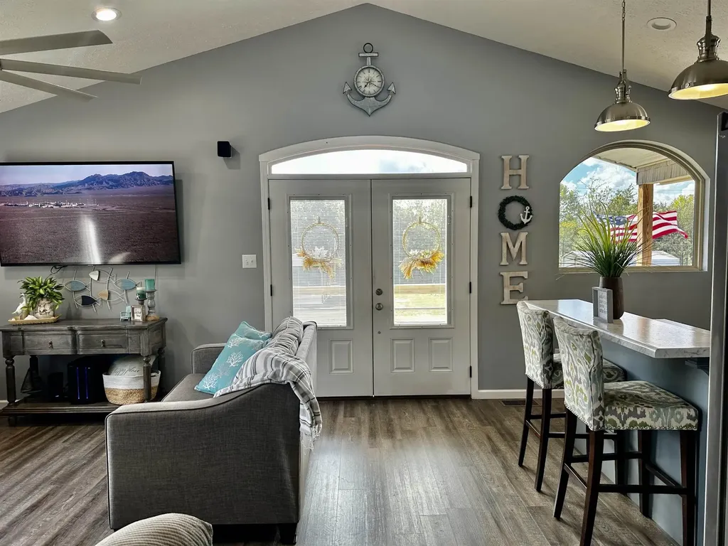 3060 Catfish Lane Crump TN 38327