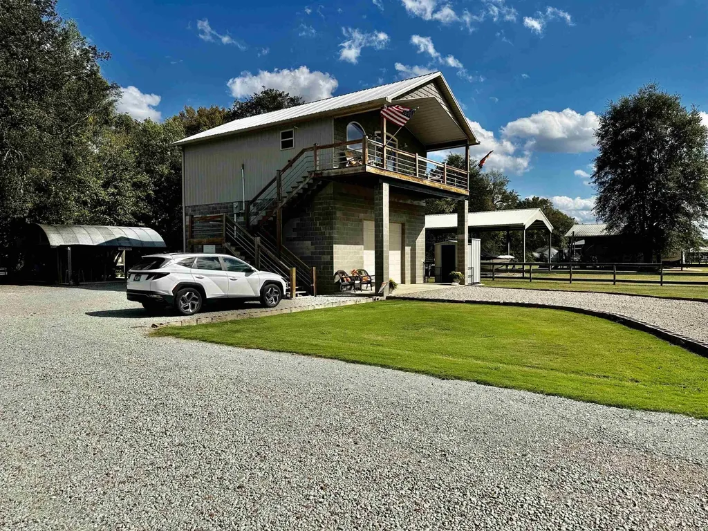 3060 Catfish Lane Crump TN 38327