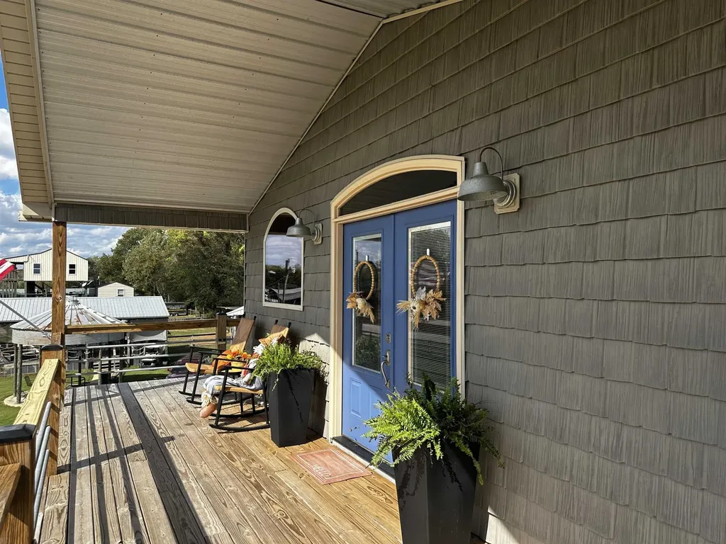 3060 Catfish Lane Crump TN 38327