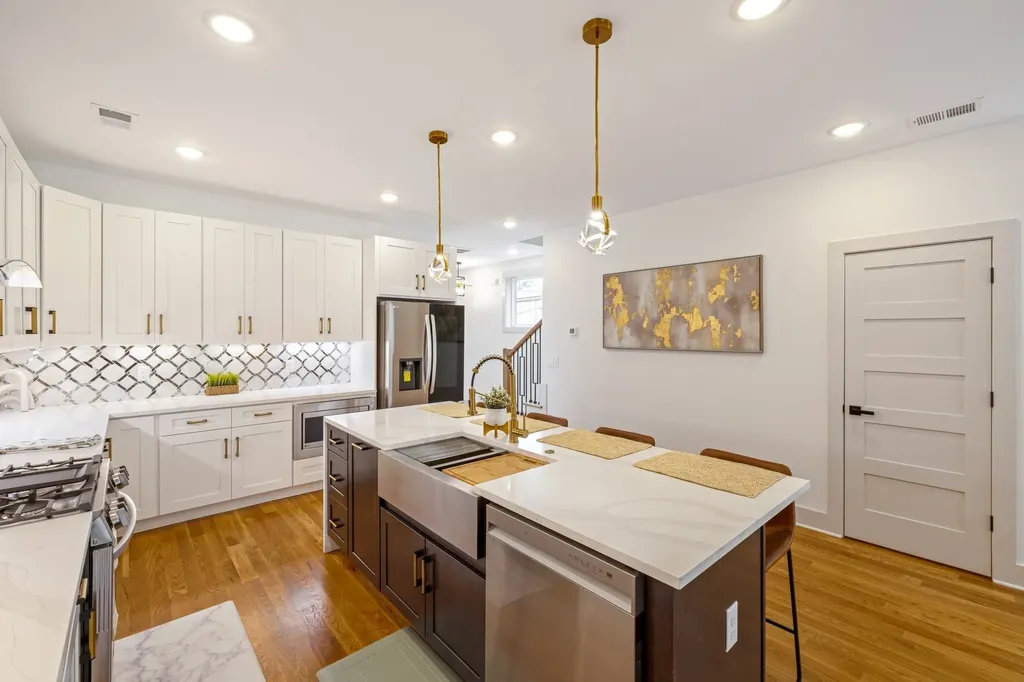 1618 11th Ave, N Nashville TN 37208