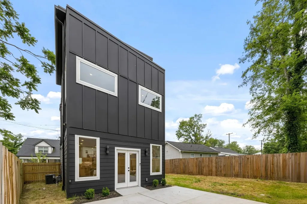 1618 11th Ave, N Nashville TN 37208
