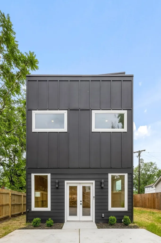 1618 11th Ave, N Nashville TN 37208