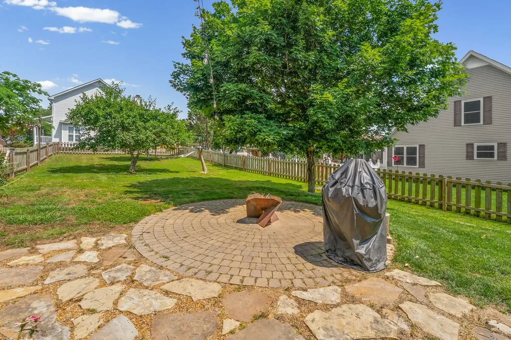 100 Bramshaw Court Clarksville TN 37042