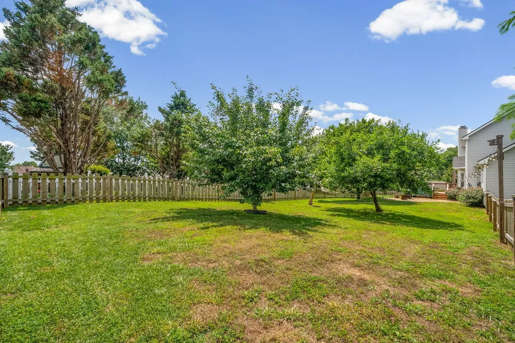 100 Bramshaw Court Clarksville TN 37042
