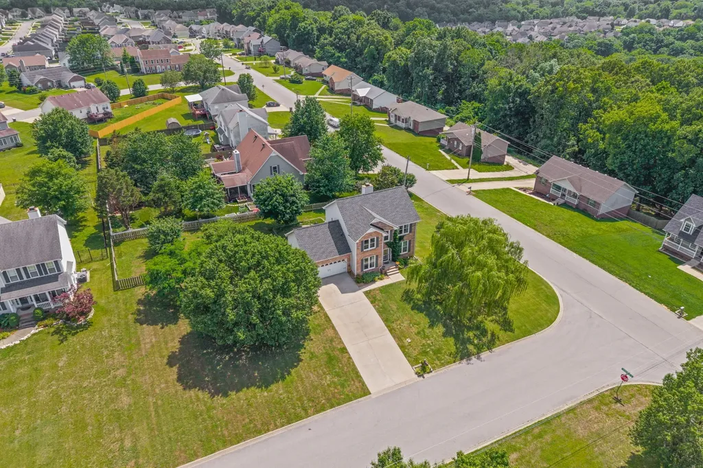 100 Bramshaw Court Clarksville TN 37042