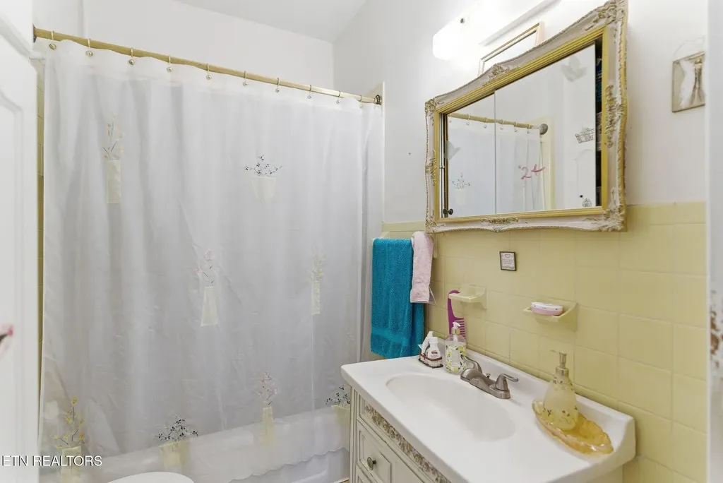 3320 Monmouth Street Knoxville TN 37917