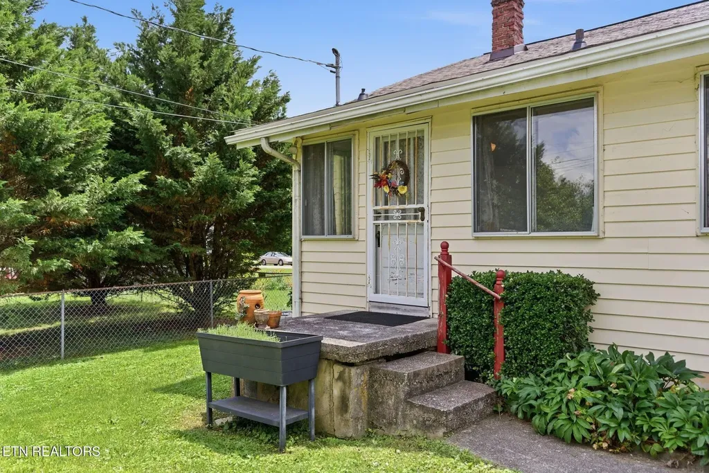 3320 Monmouth Street Knoxville TN 37917