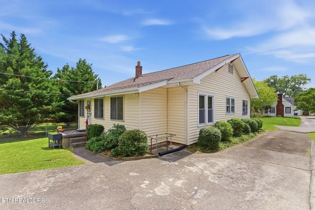 3320 Monmouth Street Knoxville TN 37917
