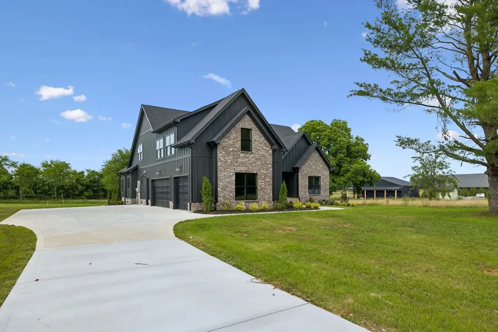 2418 River Road Murfreesboro TN 37129