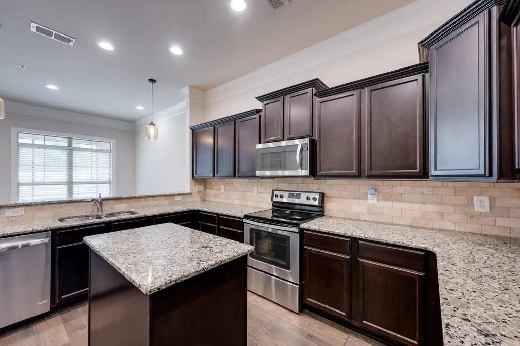 2047 Herring Crossing Murfreesboro TN 37130