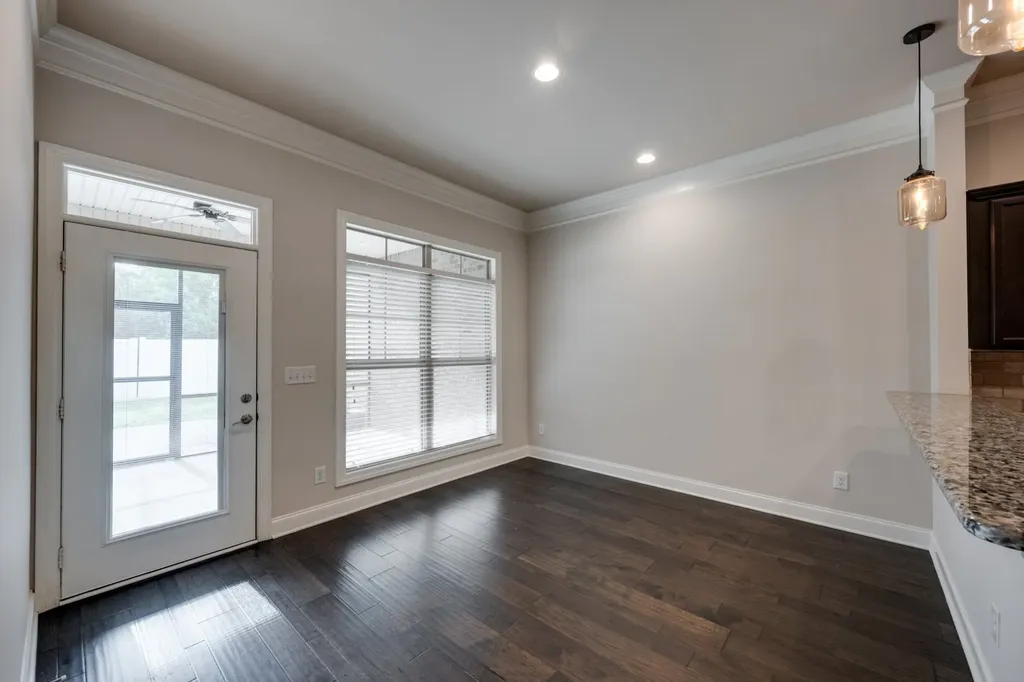 2047 Herring Crossing Murfreesboro TN 37130