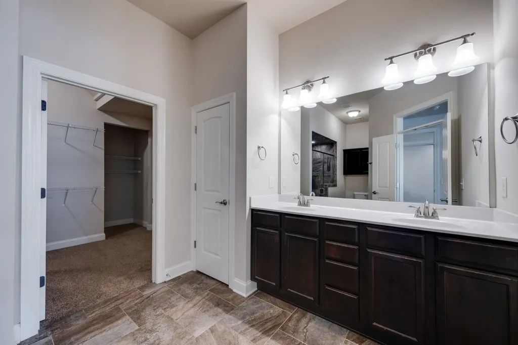 2047 Herring Crossing Murfreesboro TN 37130