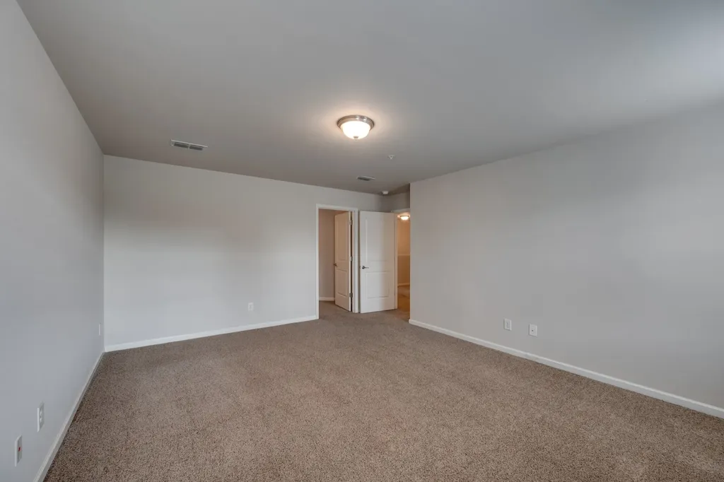 2047 Herring Crossing Murfreesboro TN 37130