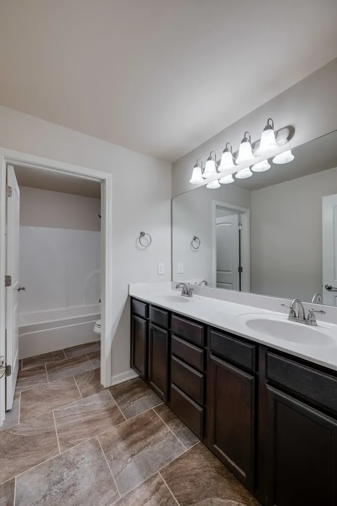 2047 Herring Crossing Murfreesboro TN 37130