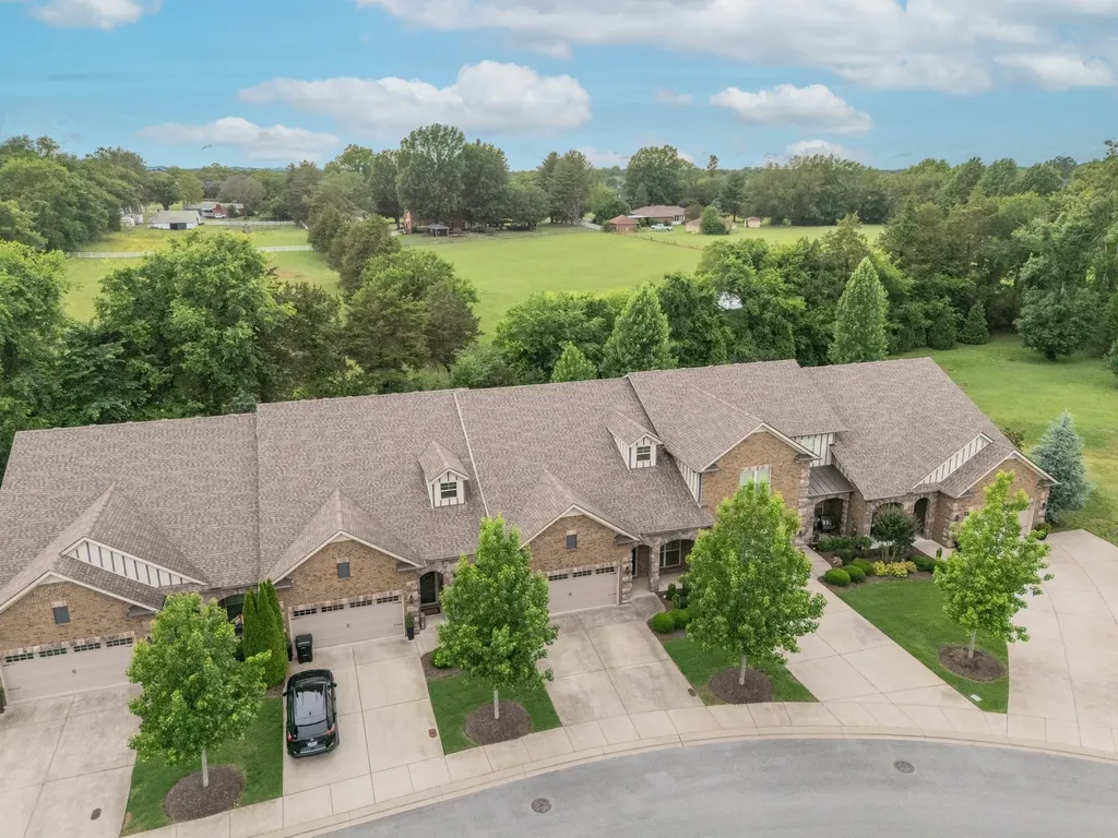 2047 Herring Crossing Murfreesboro TN 37130