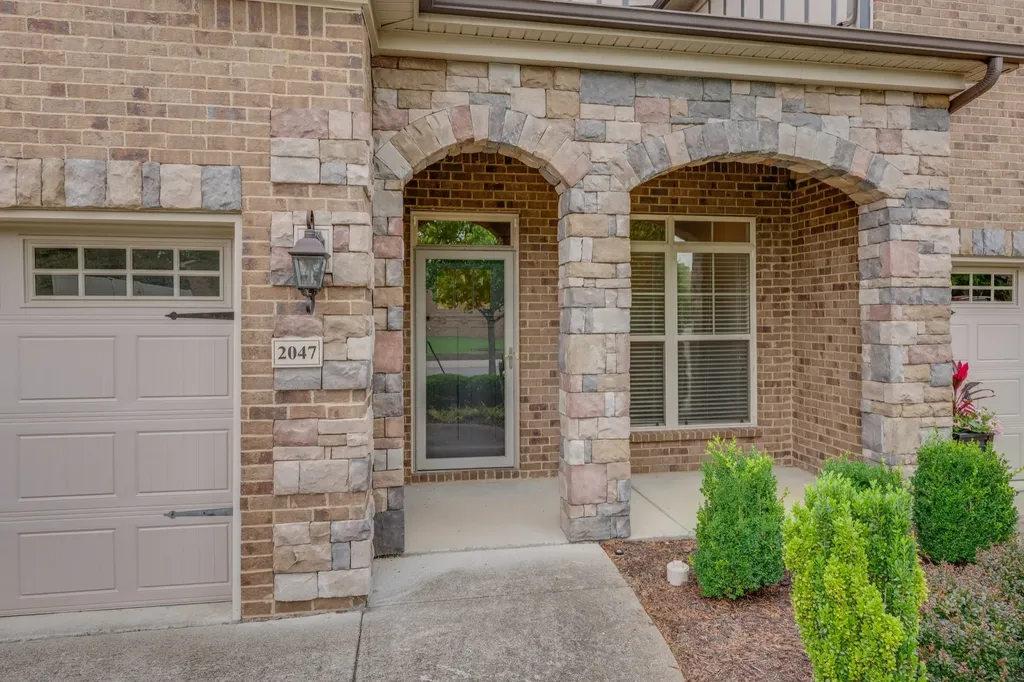 2047 Herring Crossing Murfreesboro TN 37130