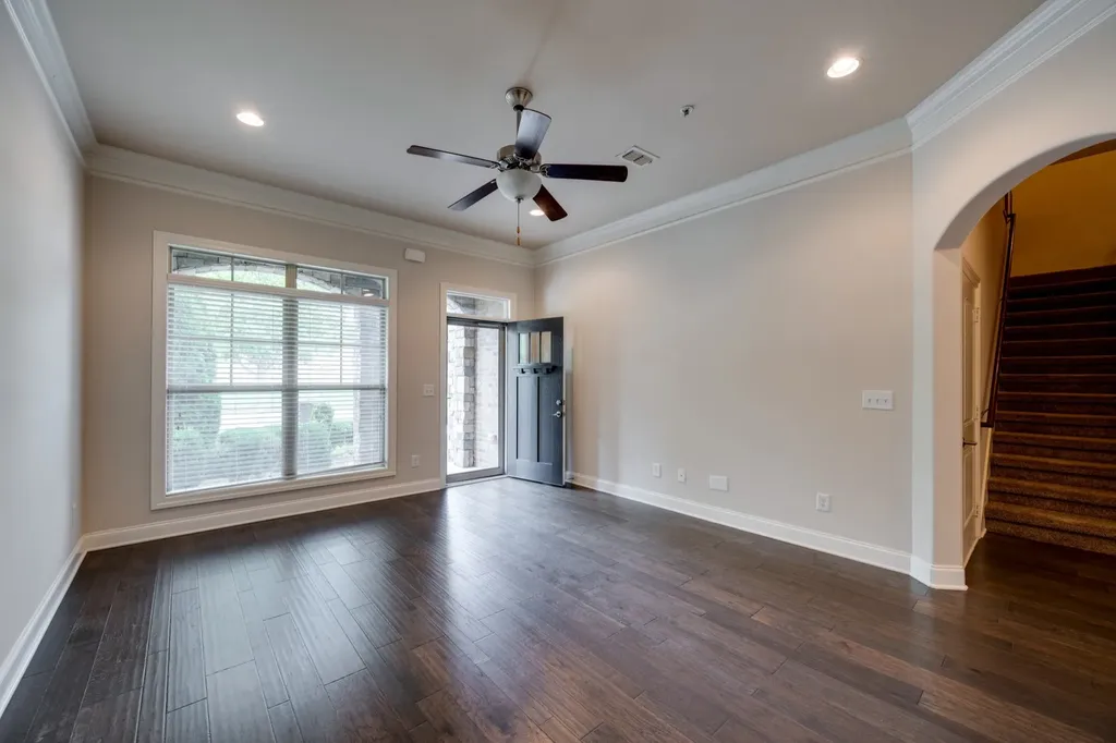 2047 Herring Crossing Murfreesboro TN 37130