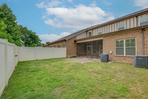 2047 Herring Crossing Murfreesboro TN 37130