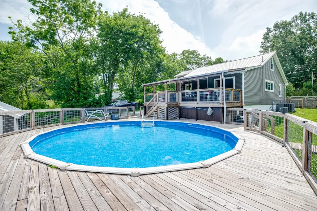 9947 Old Highway 46 Bon Aqua TN 37025