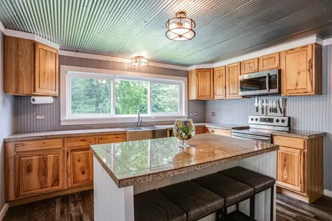 9947 Old Highway 46 Bon Aqua TN 37025