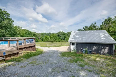 9947 Old Highway 46 Bon Aqua TN 37025