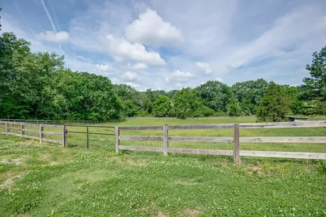 9947 Old Highway 46 Bon Aqua TN 37025